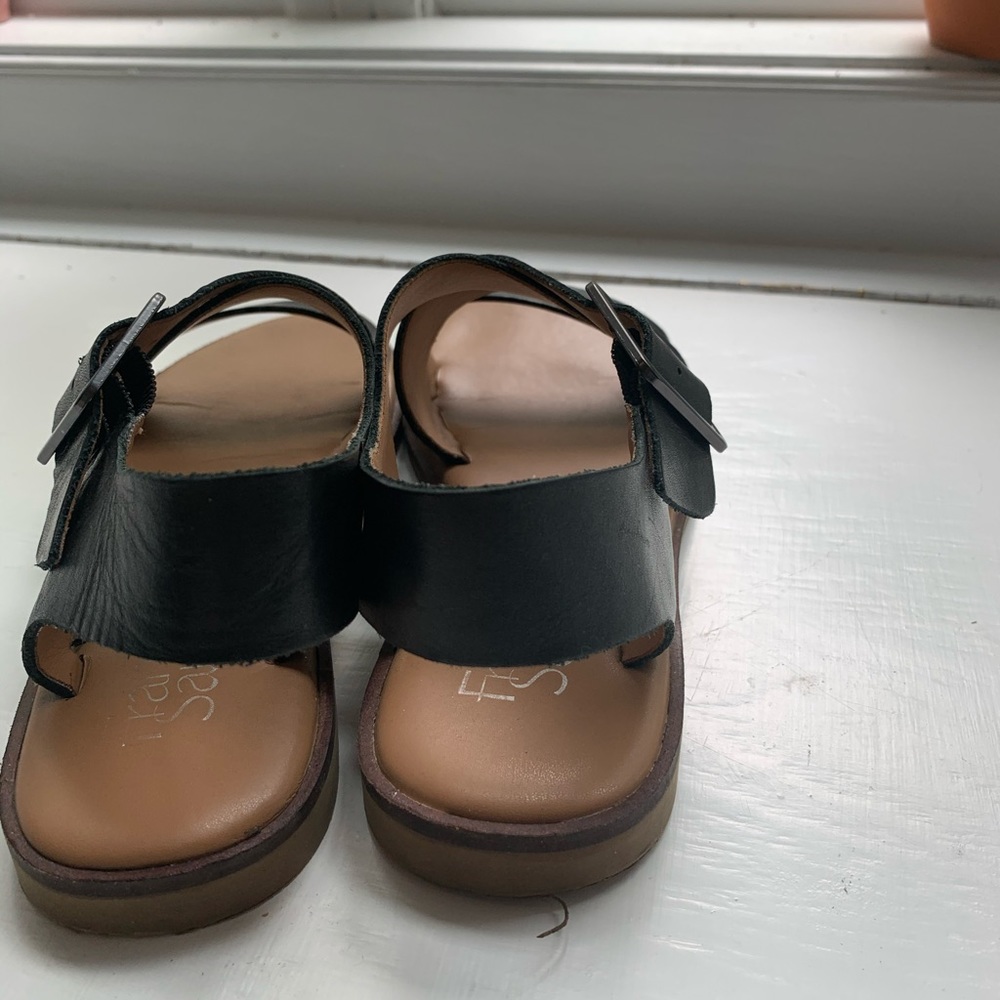 Sold - Picture 3 of 5